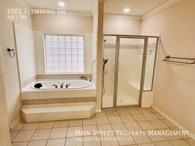 Building Photo - 1001 Fleming Dr