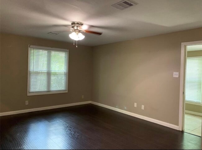 Building Photo - 206 Frawley St