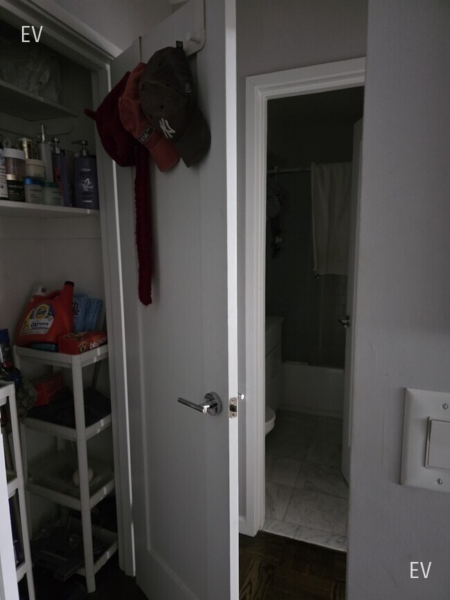 Building Photo - 405 E 56th St