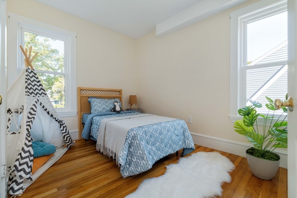 Building Photo - 112 College Ave