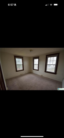Building Photo - 523 S Greenwood Ave