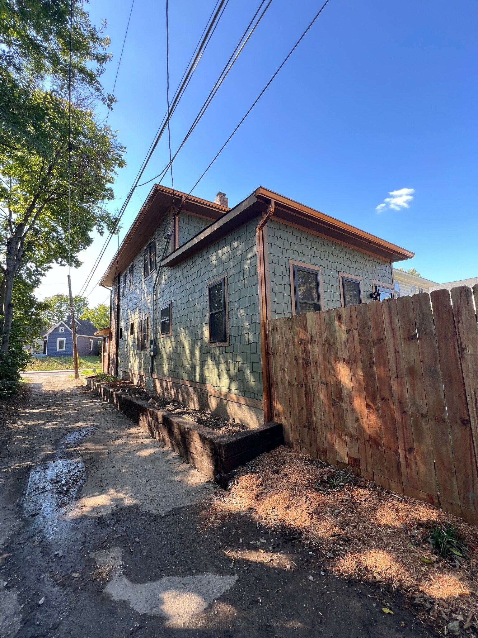 Building Photo - 1235 Tecumseh St