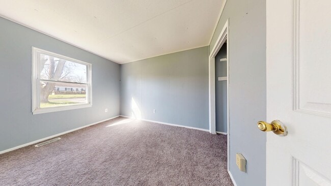 Building Photo - Madison Schools, 3 Bedroom Ranch!