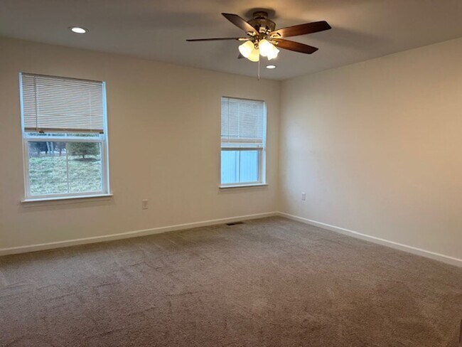 Building Photo - 67 Long Bnd Dr