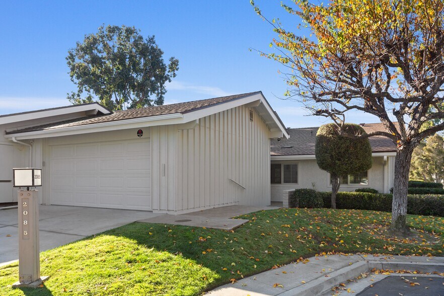 Outside the house, Garage - 2085 Caminito San Nicholas