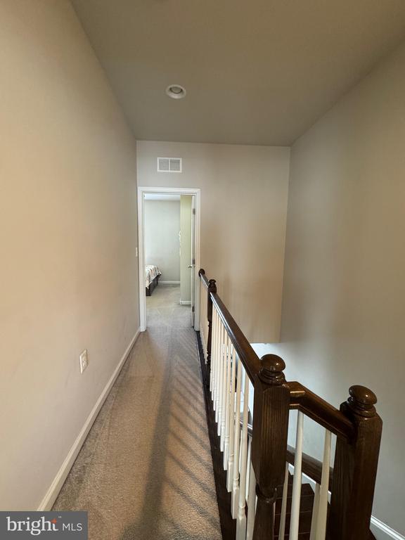 Building Photo - 310 White Oak Way