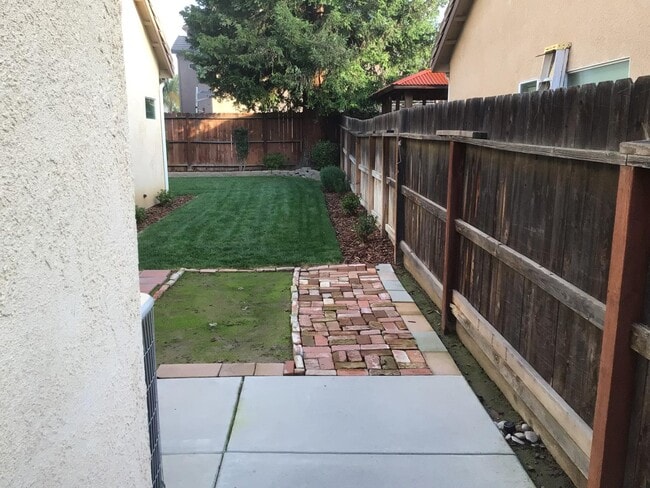 Building Photo - 1138 E Royal Dornoch Ave