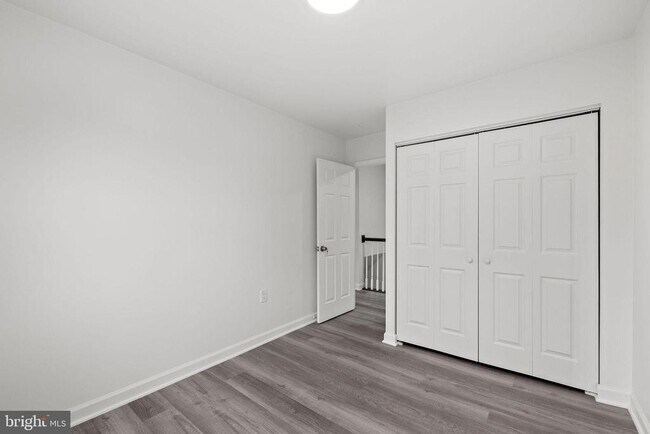 Building Photo - 8157 Community Dr