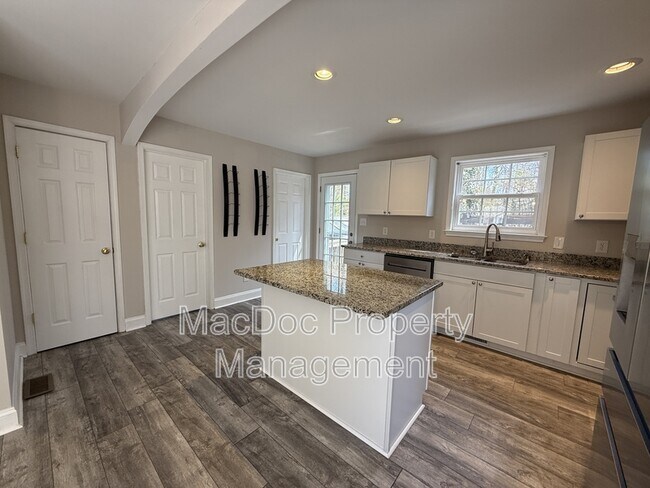 Building Photo - 238 5th St