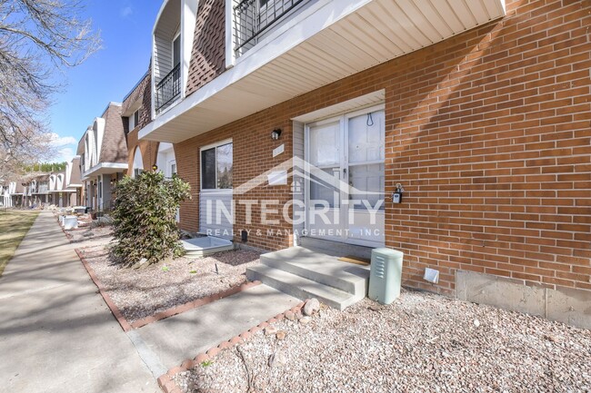 Building Photo - 620 S Youngfield Ct