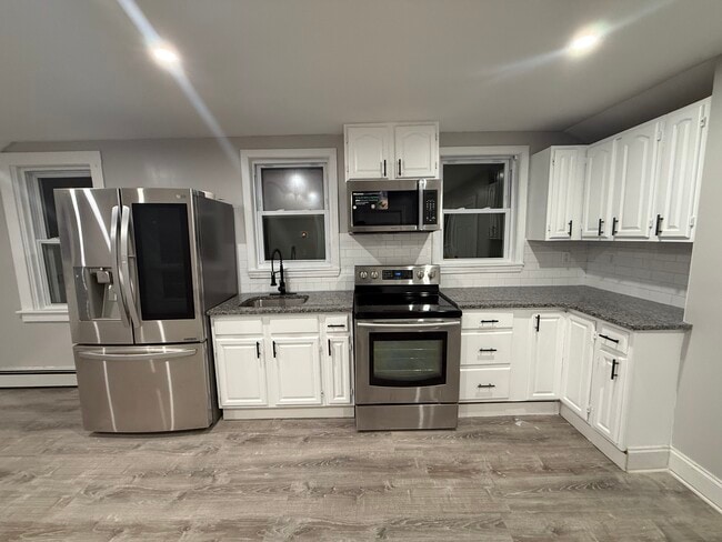 Building Photo - 119 Wales St