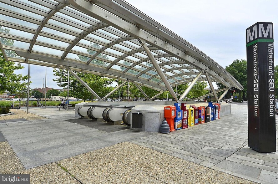 Waterfront Metro - 1101 3rd St SW