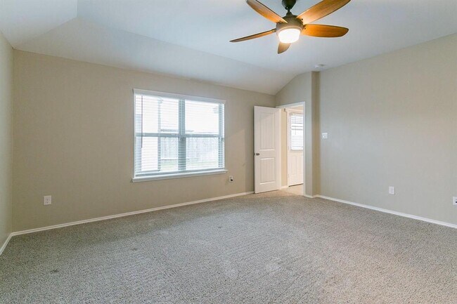 Building Photo - 502 Poppy Field Ct