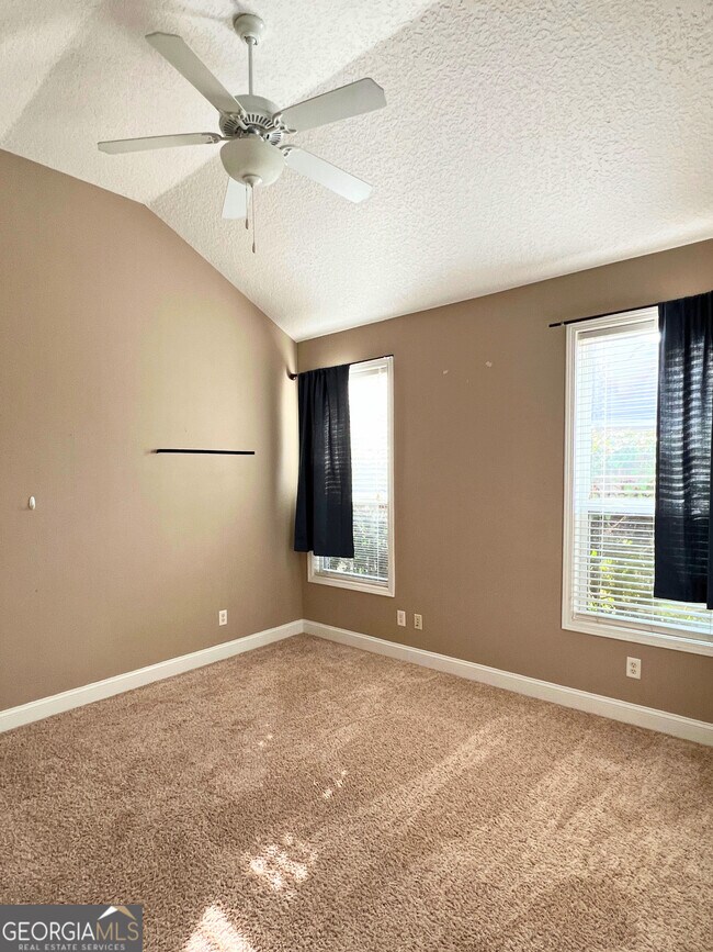 Building Photo - 582 Eagle Blvd