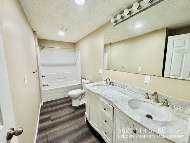 Building Photo - 5626 6th St NE