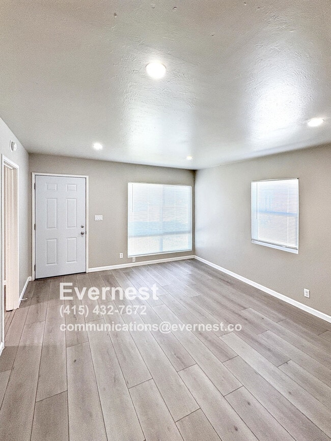 Building Photo - Charming 2-Bedroom, 1-Bathroom House in a ...