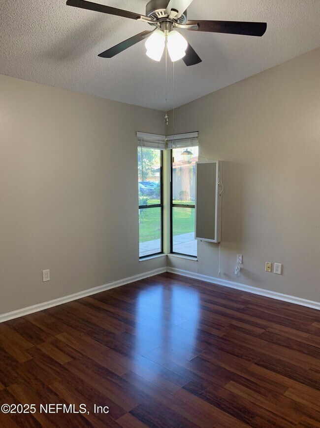 Building Photo - 9241 Arbolita Way