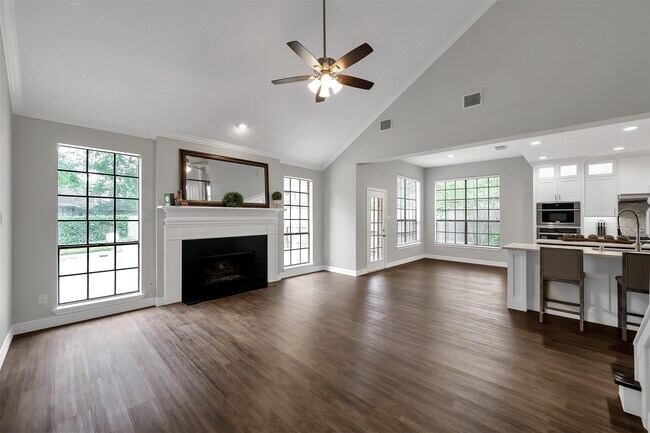 Building Photo - 55 E Amberglow Cir