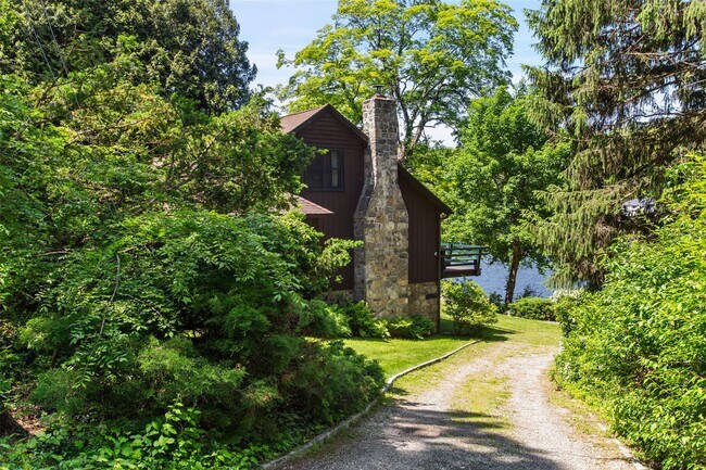 Primary Photo - 30 Lake Dr
