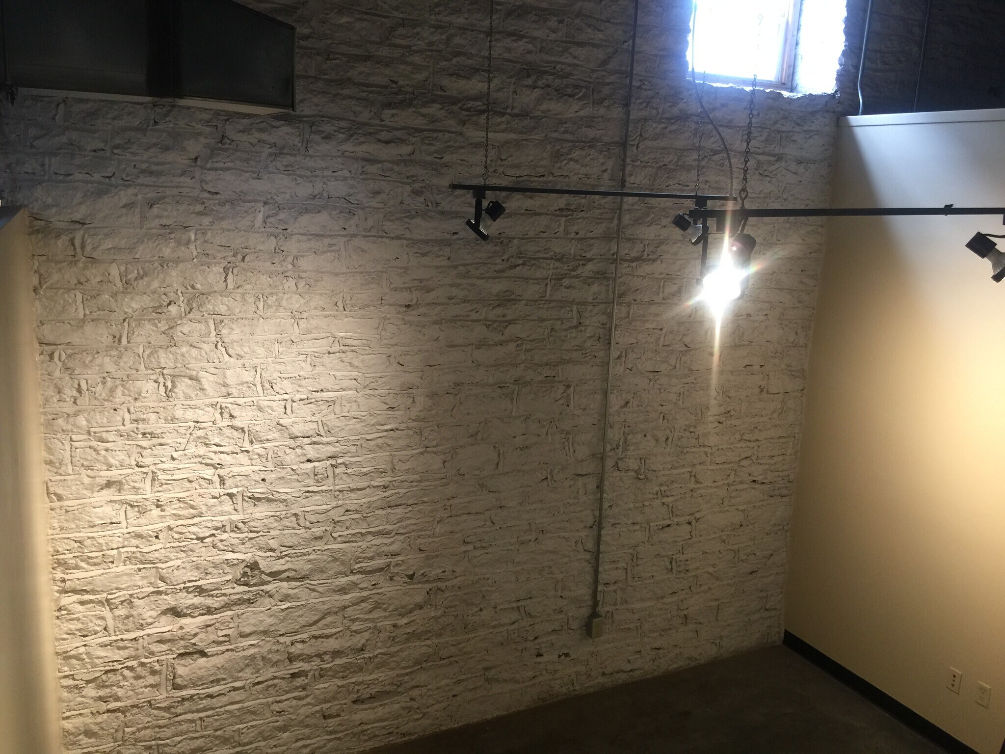 Building Photo - 585 Upper S St