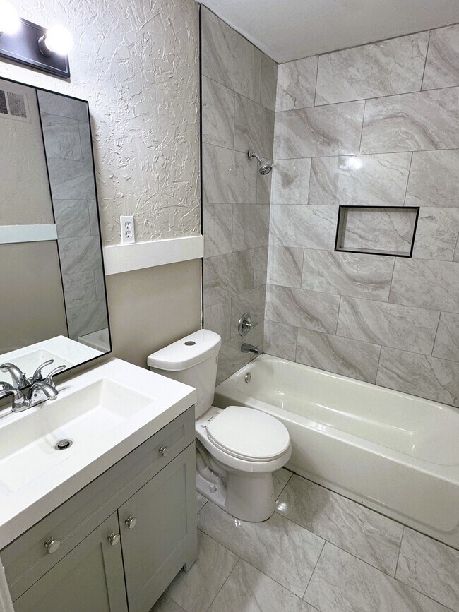 Building Photo - 4535 Violet Cove