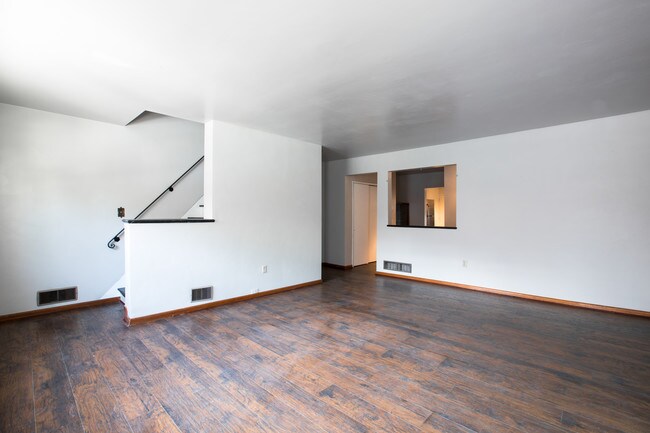 Building Photo - 2712 Sarah St