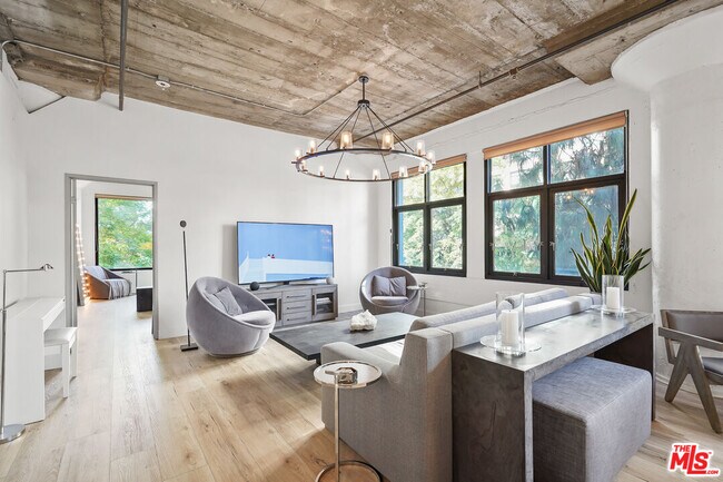 Building Photo - 1100 S Grand Ave