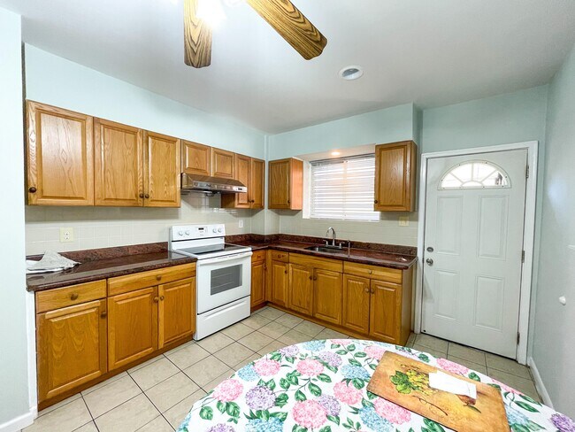 Kitchen - 1522 Mifflin St