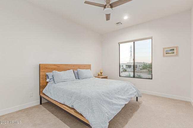 Building Photo - 13924 Dyer Ln