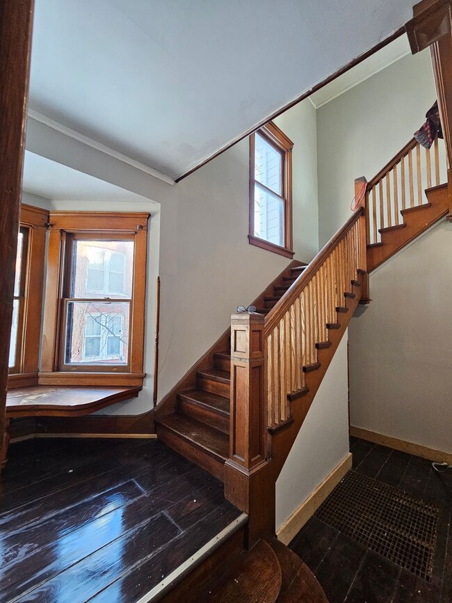 Building Photo - 2109 Roosevelt St