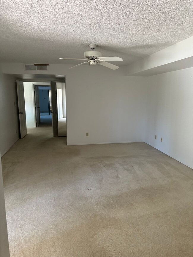 Building Photo - Condo In the Heart of Scottsdale