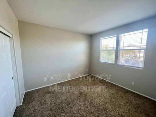 Building Photo - 45602 Magnolia Pl