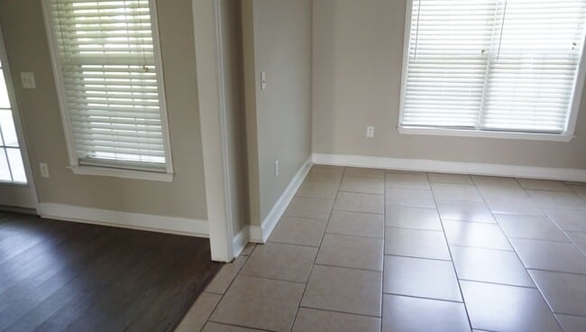 Building Photo - Luxury in Lakeland, GA