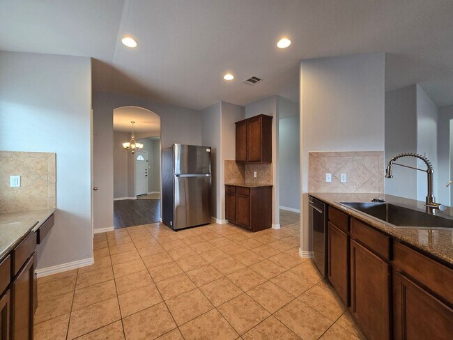Building Photo - 2609 Red Fern Dr