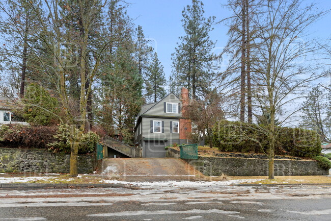 Building Photo - 1907 S Cedar St