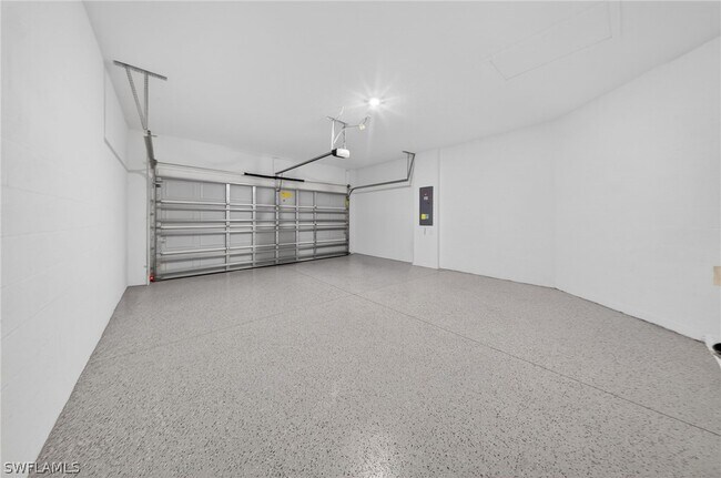 Building Photo - 2224 Dragonfruit Wy