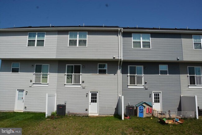 Building Photo - 14 Tadpole Landing Rd