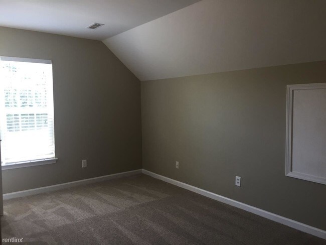 Building Photo - 1650 Sandersted Village Cir