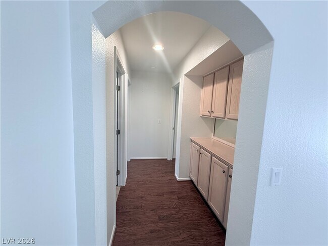 Building Photo - 9709 Blue Bell Dr