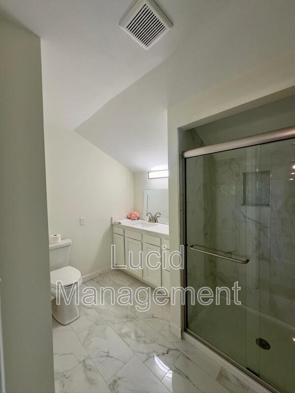Building Photo - 285 Pope St