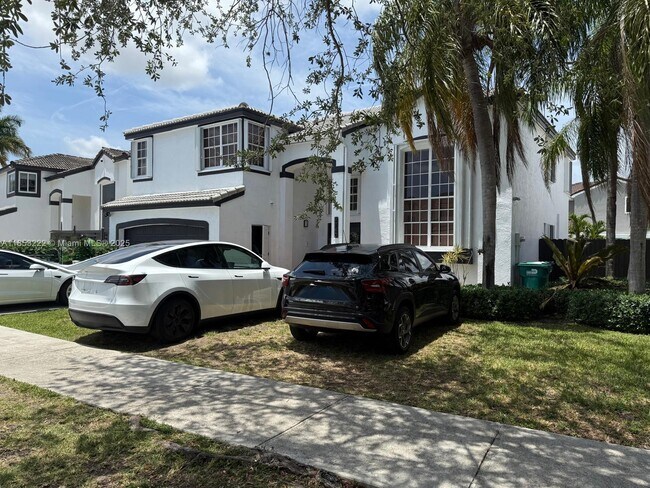 Building Photo - 9740 SW 155th Ave