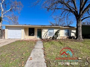 Building Photo - Available NOW: Beautifully Remodeled 3/1.5...