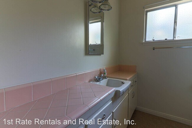Building Photo - 3 br, 2 bath House - 4730 Whipple Road