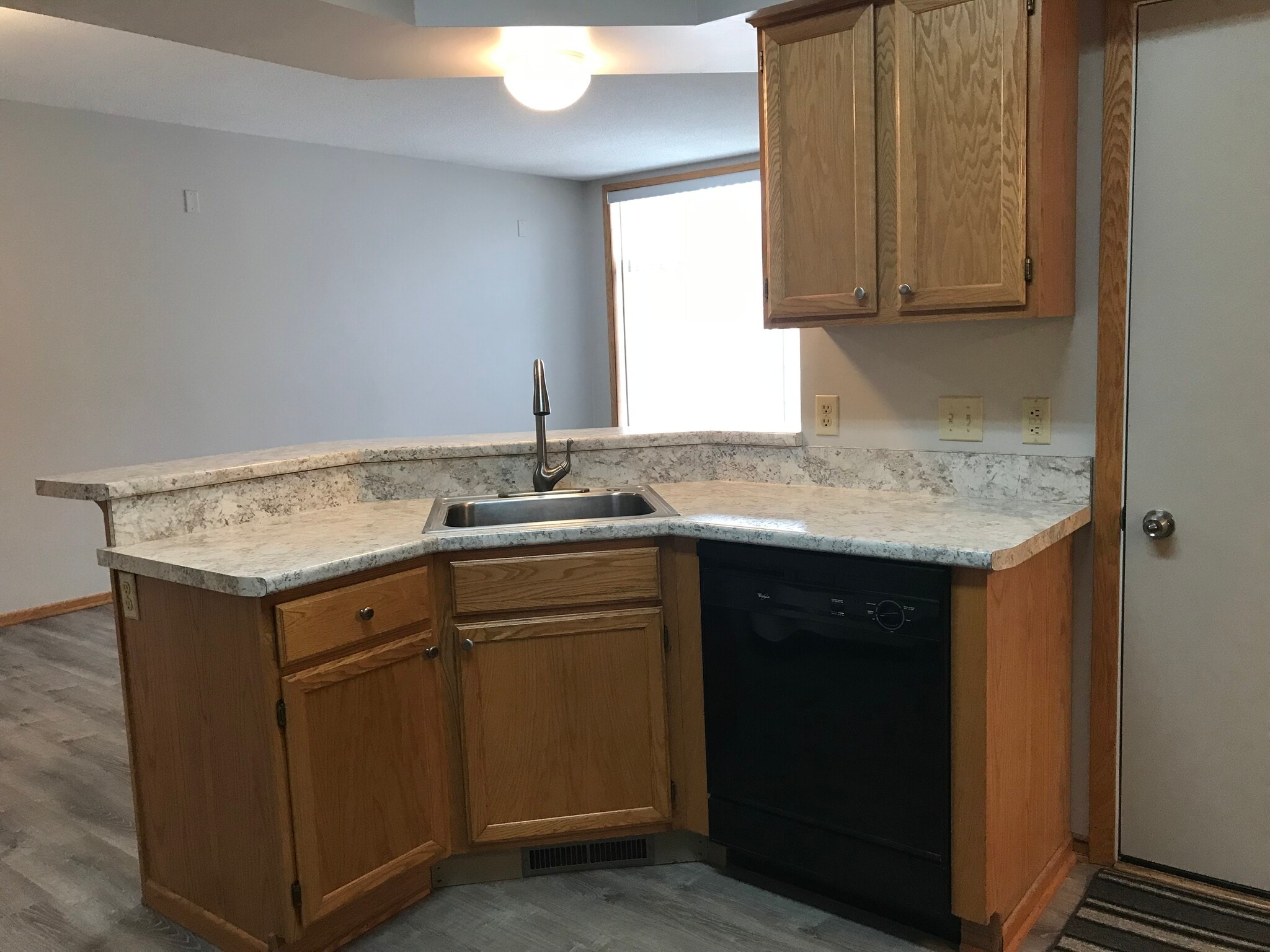 KItchen - 1846 Sapphire Pt