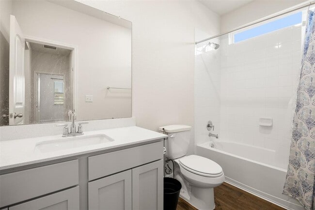 Building Photo - 413 Emerald Cv