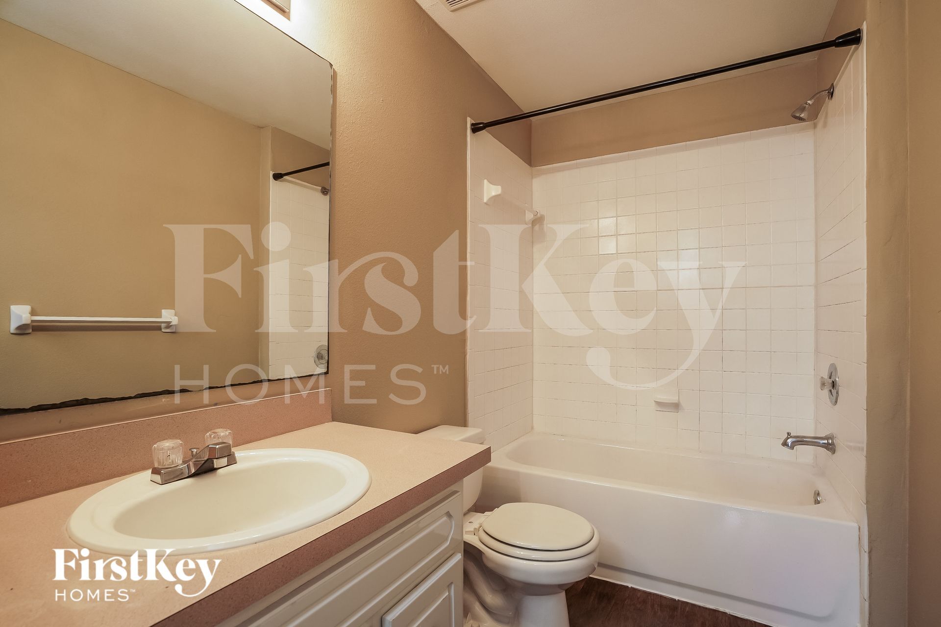 Building Photo - 490 Clay St