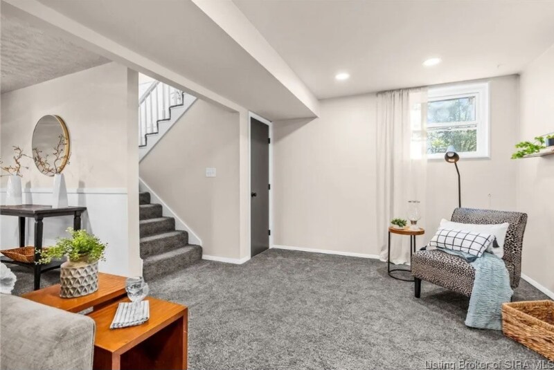 Building Photo - 613 Cherokee Dr