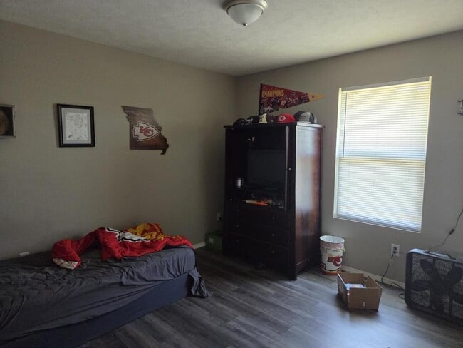 Building Photo - 5859 Geranium Ln