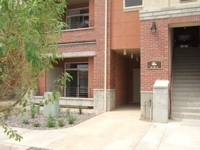 Building Photo - 2BR/2BA Condo @ Park Hill
