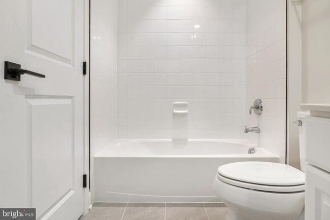 Building Photo - 8631 St Anthony Dr